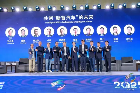 重庆论坛落幕｜除了当下的内卷，还有数智汽车的未来