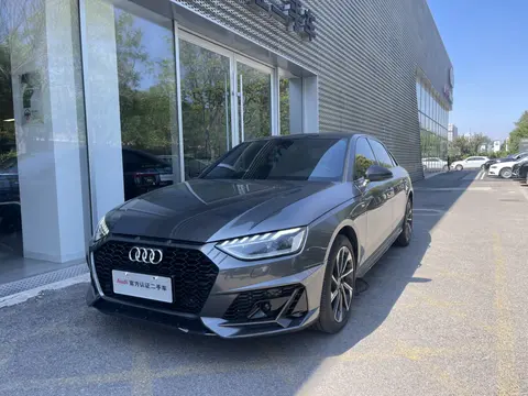 23款奥迪A4L准新车，1.9万公里，18万多开回家
