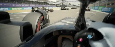 《F1》之后，赛车电影的门槛被永久提高了