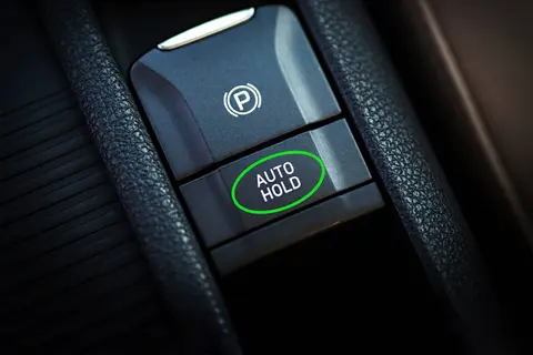 开启“AutoHold”等红灯，结果被追尾，会不会打坏变速箱？