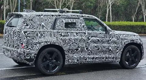 全新路虎卫士系列来了，或30万就能入手？